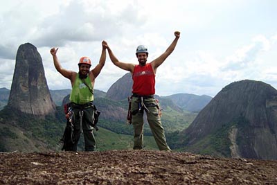 Marcos Palhares e Oswaldo Baldin no cume da Pedra da cara